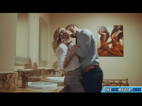 ❤️ Кад те прсата плавуша заведе у јавном тоалету ☑ Порно видео ат порн sr.my-hentai-gallery.ru ❌